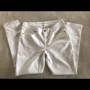 White skinny jeans